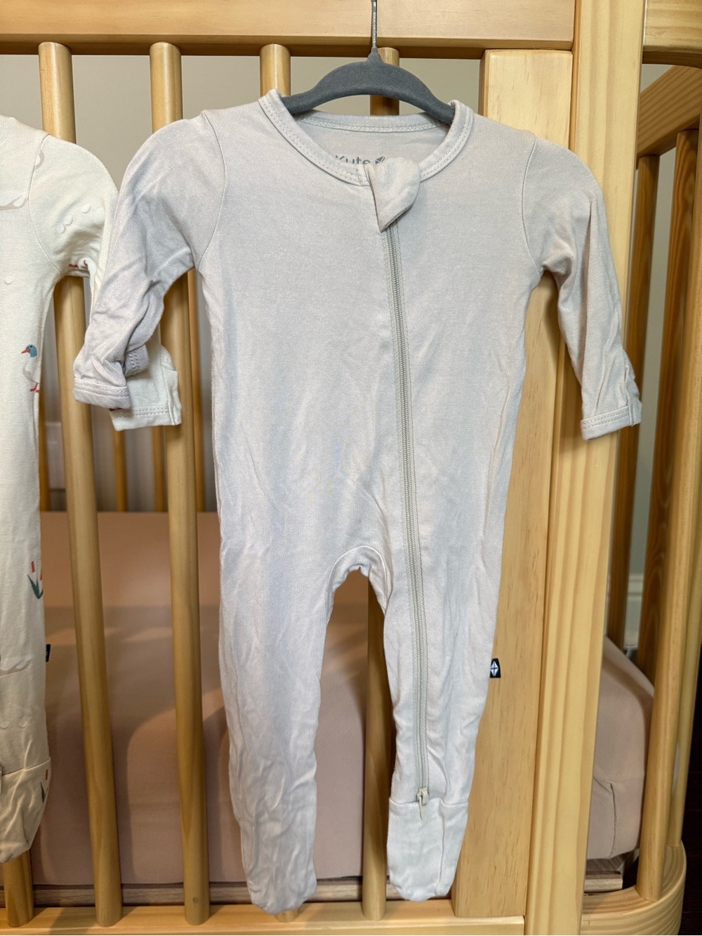 6-Piece Newborn (NB) "Take Me Home" Wardrobe Capsule (Kyte Baby & Bonsie) - Picture 13 of 14